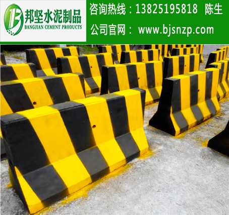 广州水泥防撞墩 交通安全防护设施水泥墩