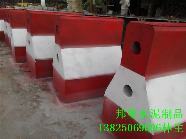 东莞混凝土防撞墩