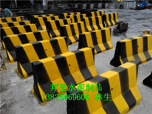 东莞水泥防撞墩专业生产供应
