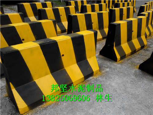 水泥隔离墩厂家