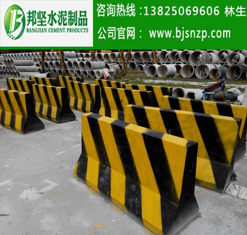 深圳水泥隔离墩厂家